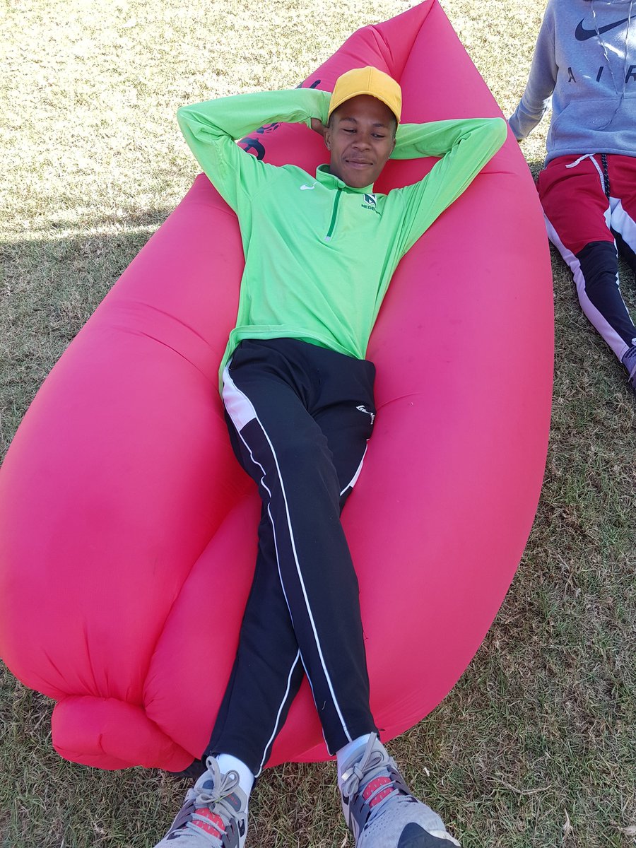 MatthewsSelwyn's tweet photo. Easy relax after a good run https://t.co/ghIIVs7gVB