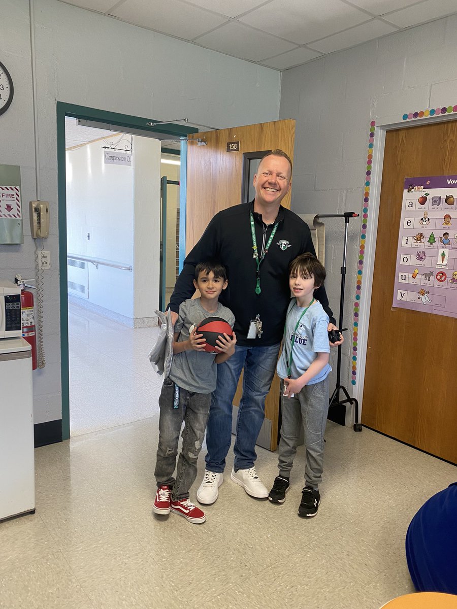 DawnQuimbay's tweet photo. Dr. K stopped in and played basketball with the boys today! https://t.co/IL27VYx7Fs