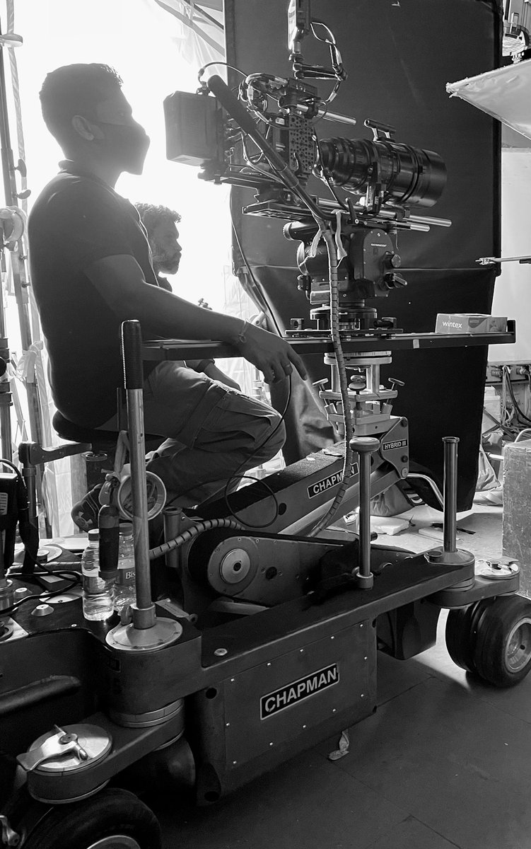 dopkunal's tweet photo. Workingmode #doplife #cinematography @ChapmanLeonard1 @AngenieuxLenses @LeitzCine @servicevision #doptools #commercialshoot #mumbai #isc #arrilight https://t.co/bVRSZYNRZH