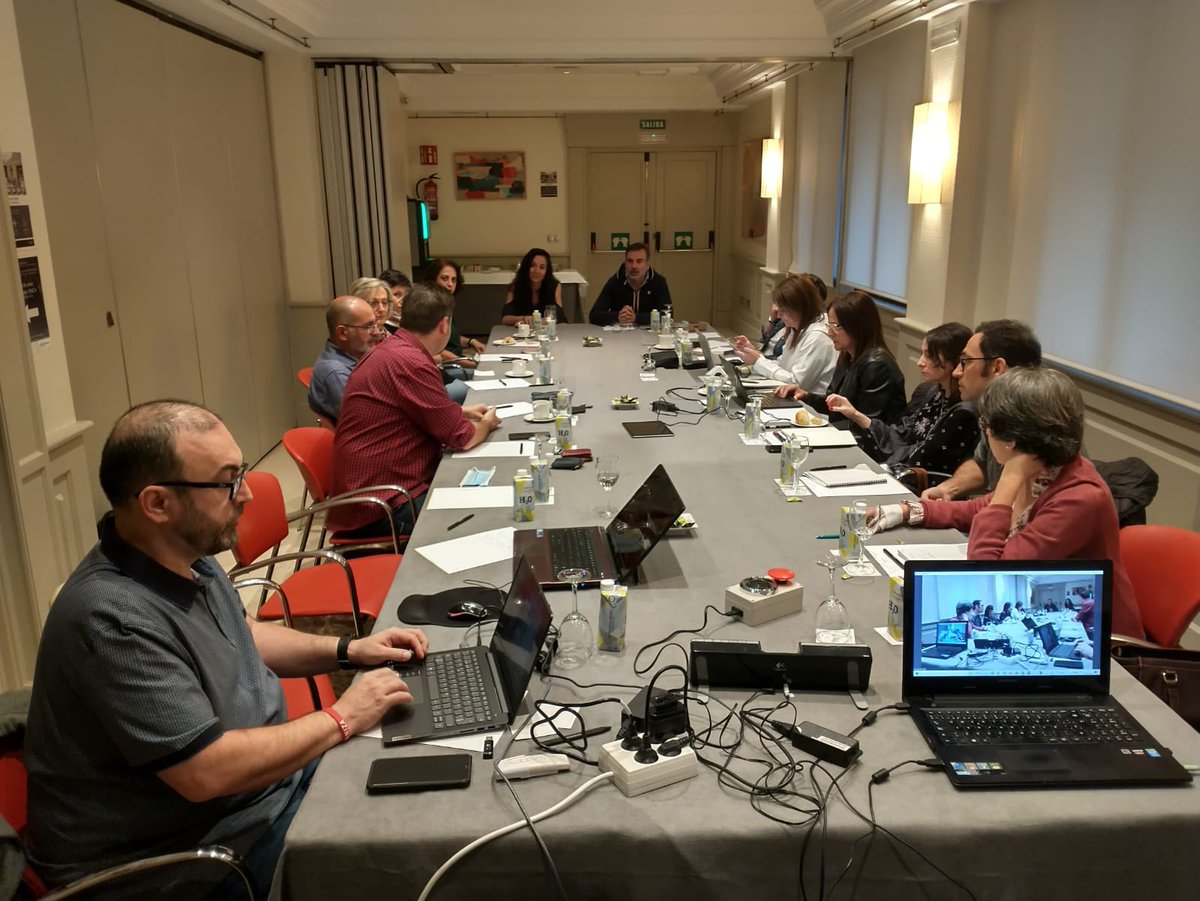 Mucha satisfacción de volver a vernos sin pantallas por medio, de revisar el trabajo realizado en momentos difíciles y de los ilusionantes proyectos que vienen. Seguimos!!! 🙌🏻🙌🏻 @HUMANIZALAUCI