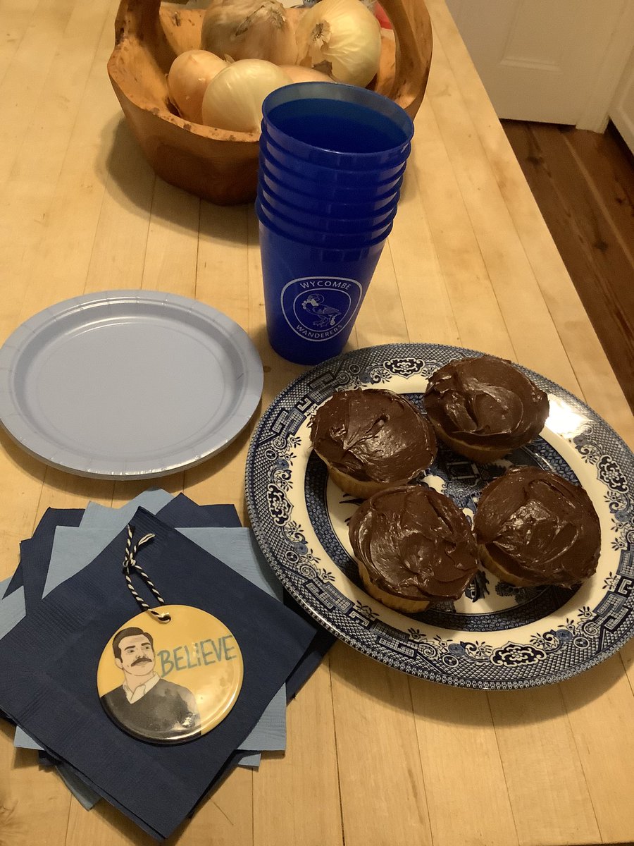 MACquotes's tweet image. In 2020 WWFC 1st playoff game was on my birthday so we had cupcakes, since we won we had them again next games -which we won. So today. 6:30am, not my birthday,not YET the playoffs - though todays outcomes will determine if we are in the playoffs. cupcakes for breakfast !