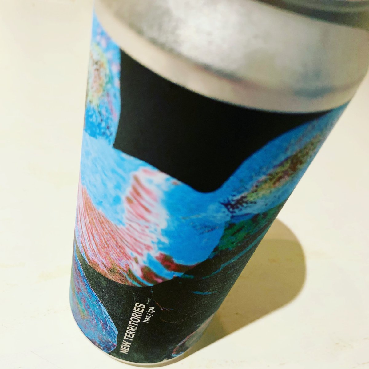stkrio517's tweet photo. 充実の土曜日
いろいろ楽しめました👍
ほな 呑むでぇ〜
今宵は…
『NEW TERRITORIES』
“FAIR STATE” × “ミッケラー”
これまた めちゃめちゃ旨いッ😋
#クラフトビール
#NEWTERRITORIES
#FAIRSTATE #ビール https://t.co/dHRWoQyqCL