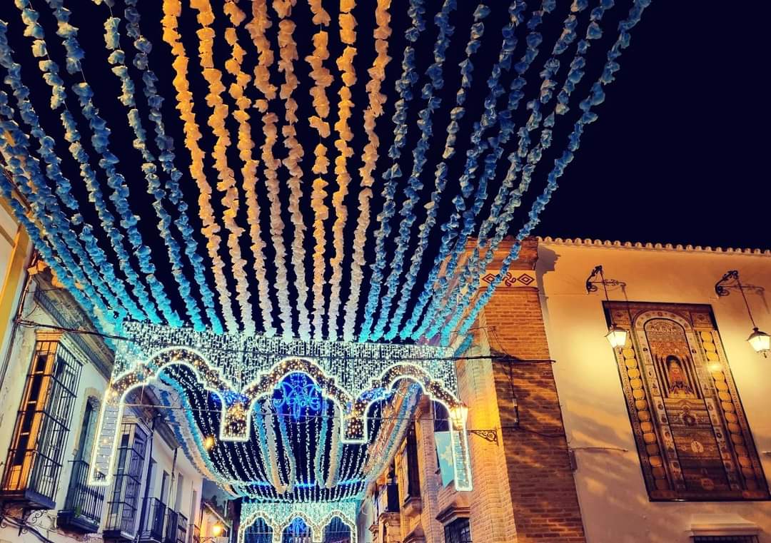 LORA DEL RIO SE ENGALANA.
SETEFILLA VUELVE A SU CASA!