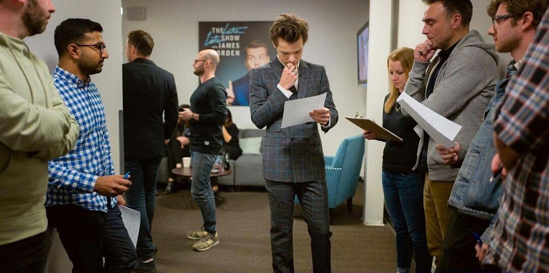 harrymoonchild's tweet photo. 'he was born with that name, it’s like how could he not be a star with the name harry styles ?' https://t.co/F5WpsnpY2T