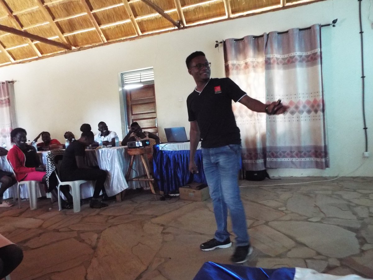 amudusalongo's tweet photo. Robert expressed his wish for RLP to get more funds because their services bare visible fruits. Gvt programs implementation has improved due to the presence of CIs. All partners organizations, courts, police and hospitals are benefiting from professional interpretation. https://t.co/zagikqOaQF