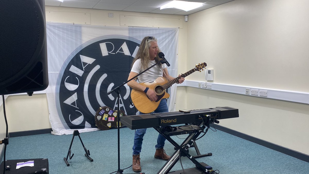 AcaciaRadio1287's tweet image. Paul Robinson live in the studio