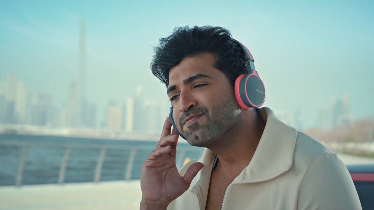 NamakkalAVFC's tweet photo. Recent one #OTTO add..
Smart ah! Bright ah! Style ah! Vandha #AV 😎
our 'Handsome Hunk' @arunvijayno1 Anna❤️‍🔥

https://t.co/RS38euHHso

#ArunVijay #WarHorse #AVfans 

@CtcMediaboy @teamaimpr https://t.co/ApHKeSJ3zL