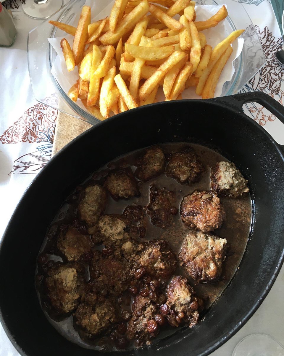G27Marco's tweet photo. #boulets à la #liegeoise ! #maison Forcément on pense à Domi! #belgique #liege https://t.co/OXDFLfSreZ