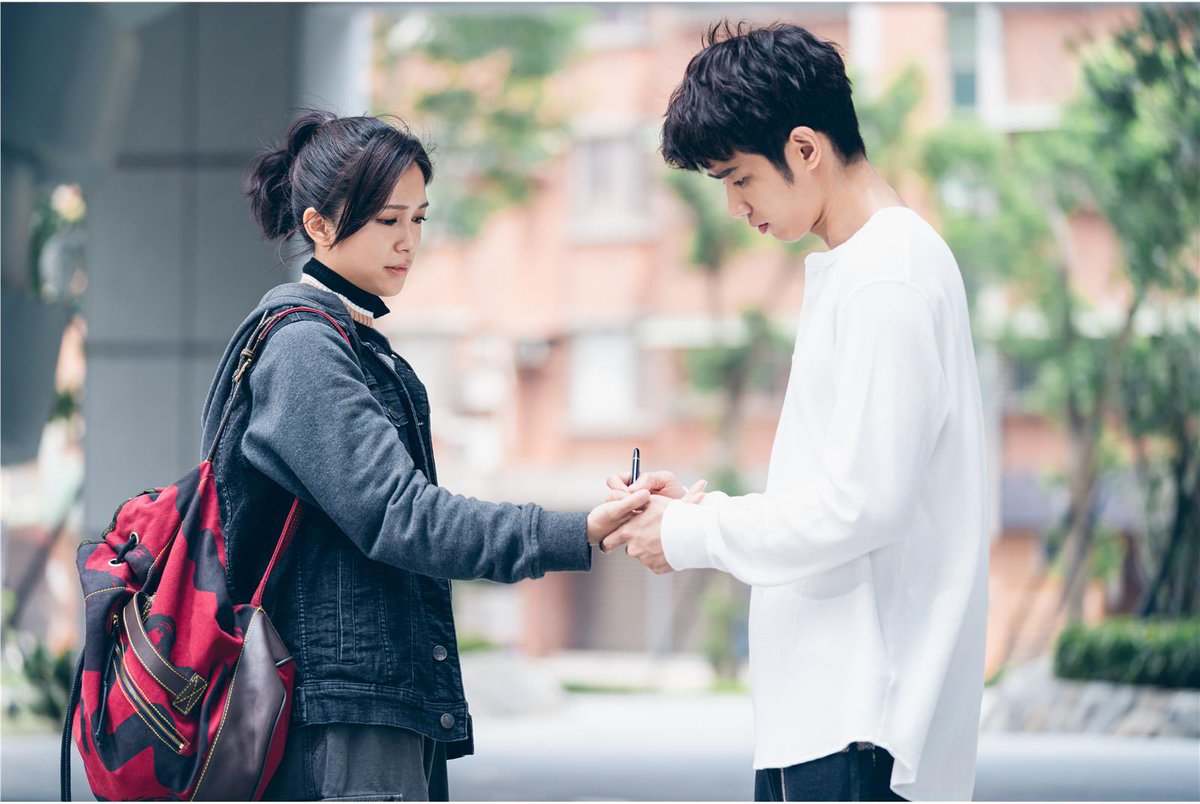 palmysmoothie's tweet photo. 13. #TriadPrincess #极道千金
#ลูกสาวเจ้าพ่อลุ้นรัก (6 eps.)
เป็นมินิซีรีส์ที่งงมาก คหสตค่อนไปทางเฉยๆ เกือบจะสนุกละ แต่มันงงอะ แล้วซีซั่นสองจะมาตอนไหนก่อน พล็อตสนุกนะ นางเอกเป็นลูกเจ้าพ่อ ชอบพระเอกที่เป็นดาราดังงี้ ความแจสเปอร์หลิว รอยยิ้มแห่งชาติ ฮือ มาแก้ตัวซีซั่น 2 เร็ว https://t.co/g2avn5yRdb