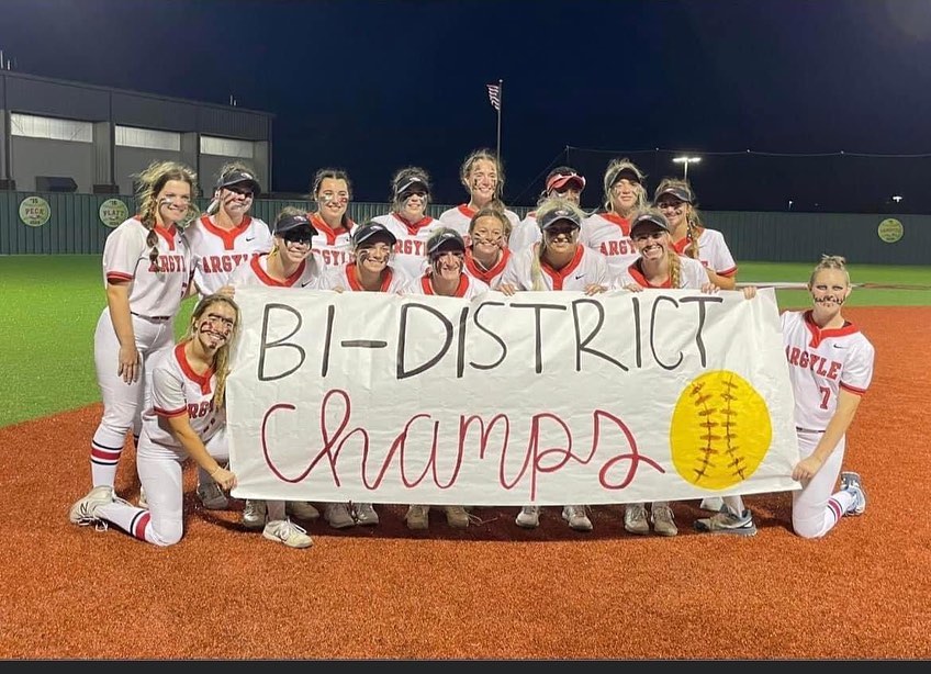 ArgyleSoftball's tweet photo. Bi-District Champs! Thank you to @ehhssoftball for being such a great example of ALWAYS loving the game and having fun with all you do! #unfinishedbusiness https://t.co/tWtx3F3iuT