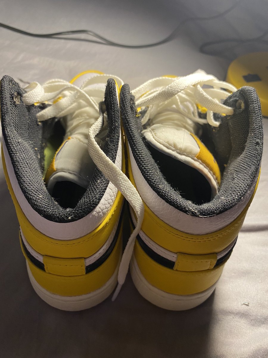 Chompin60588859's tweet photo. Nike air jordan1 (งานหัวใหม่มากๆ)
Side:37.5 ยาว 23.5 แท้✅
🅿️ราคา:600ส่งฟรี‼️‼️
ตำหนิเปลี่ยนซอฟมา
ไม่ค่อยได้ใส่เพราะมันเล็กไป
สนใจสอบถามเพิ่มเติมdmมาเลย
#ส่งต่อเสื้อผ้า #ส่งต่อเสื้อผ้ามือสอง #ส่งต่อรองเท้ามือสองของแท้ #jordan1 #รองเท้าผ้าใบ #รองเท้าบูท #รองเท้าnike https://t.co/HWkgOqhGV2