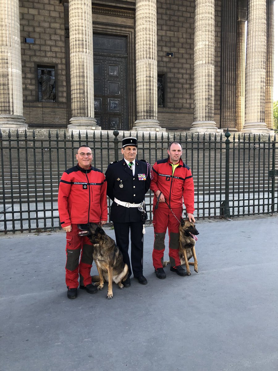 dorianvaillant's tweet photo. Nos pompiers du @SDIS60 à l’honneur aujourd’hui à la madeleine et au ravivage de la flamme à l’arc de triomphe et en particulier nos pompiers cynophiles https://t.co/oKmcIb4Kou