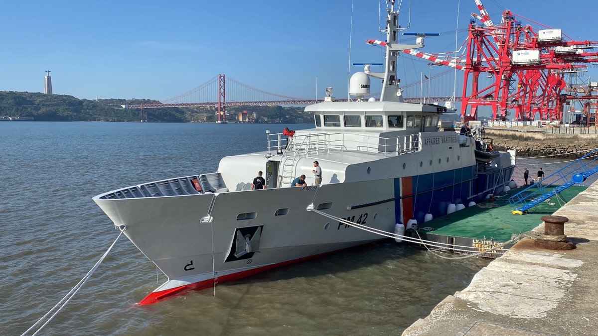 FauteuilColbert's tweet photo. Fonction Garde-Côtes
#DIRM - #AffairesMaritimes🇫🇷⚓️
➡️ Le Patrouilleur des Affaires Maritimes (#PAM) « Gyptis » (2022 ?) a quitté le chantier naval des Sables d'Olonne (#OCEA) pour son port base de Marseille (#DIRM), le 27 avril 2022. https://t.co/Hbd2gJwyti