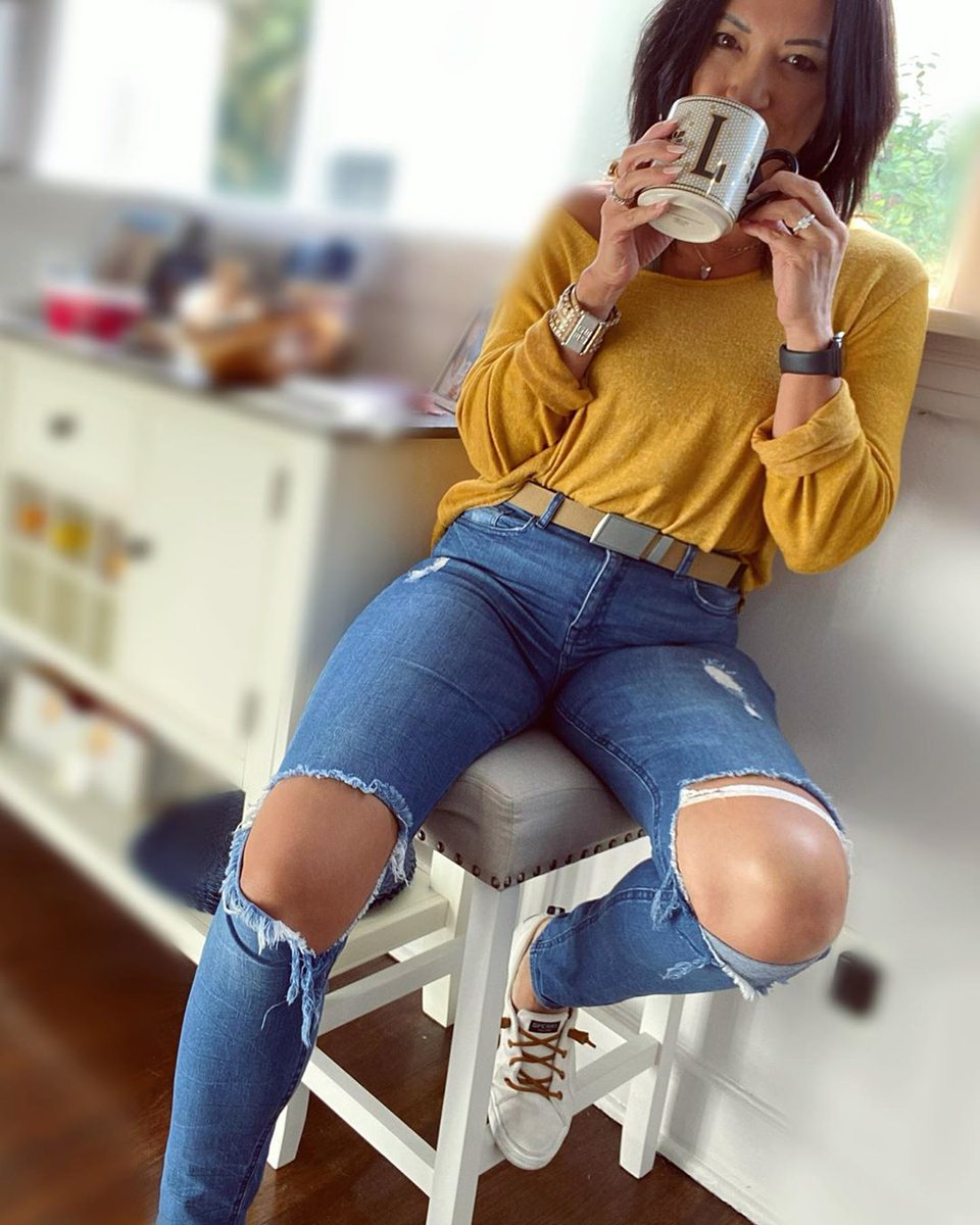SlideBelts's tweet photo. All the #saturdaymorningvibes. ๐
-
Are you a Coffee or Tea kind of person?
-
#fashionblogger #beautybloggers #styleideas #pinterestaesthetic #femininstyle #y2kfashion #effortlesschic #pastelfeed #springoutfitideas #slidebelts #luxuryleathergoods #womensaccessories https://t.co/2cRJAQH471