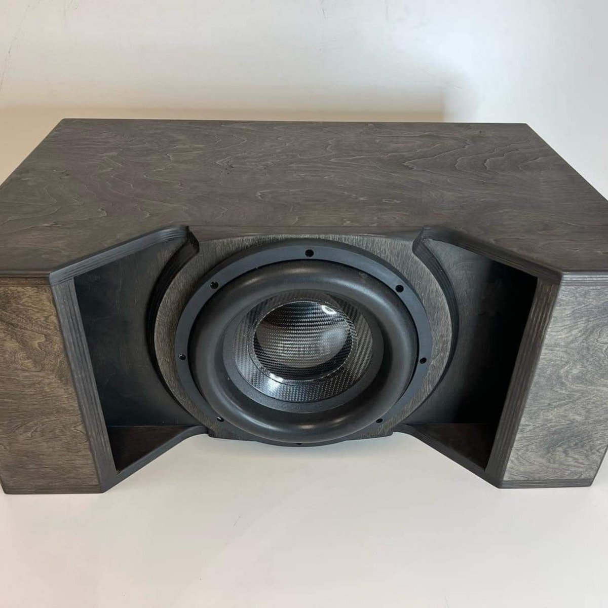 the12voltmag's tweet photo. ๐๐๐๐ถ๐๐คฉ Take a second to view this gorgeous #gatelyaudio setup built for a perfect fit in Adan Carradero's Camaro!
๐Shop #caraudio - https://t.co/chMUIdLH8O
#12voltmag #caraudioaddicts #subwoofers #soundquality #caraudiofabrication https://t.co/cjpKxUyEDC