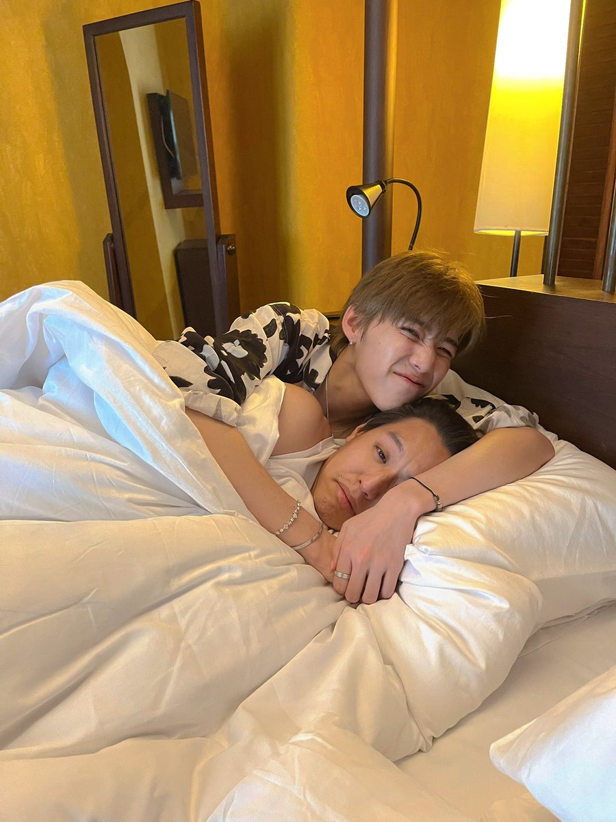 1 2 ตัวแสบลงไปแล้ว..
งั้นขอแปะรูปสุดท้ายให้นะ ~
#NadaoOutingHappySea