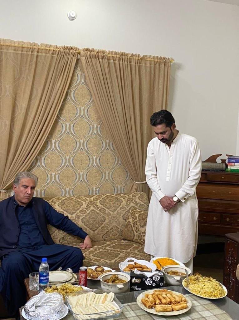 GulBukhari's tweet photo. عنوان کی ضرورت نہیں https://t.co/MVuMGIrp6P
