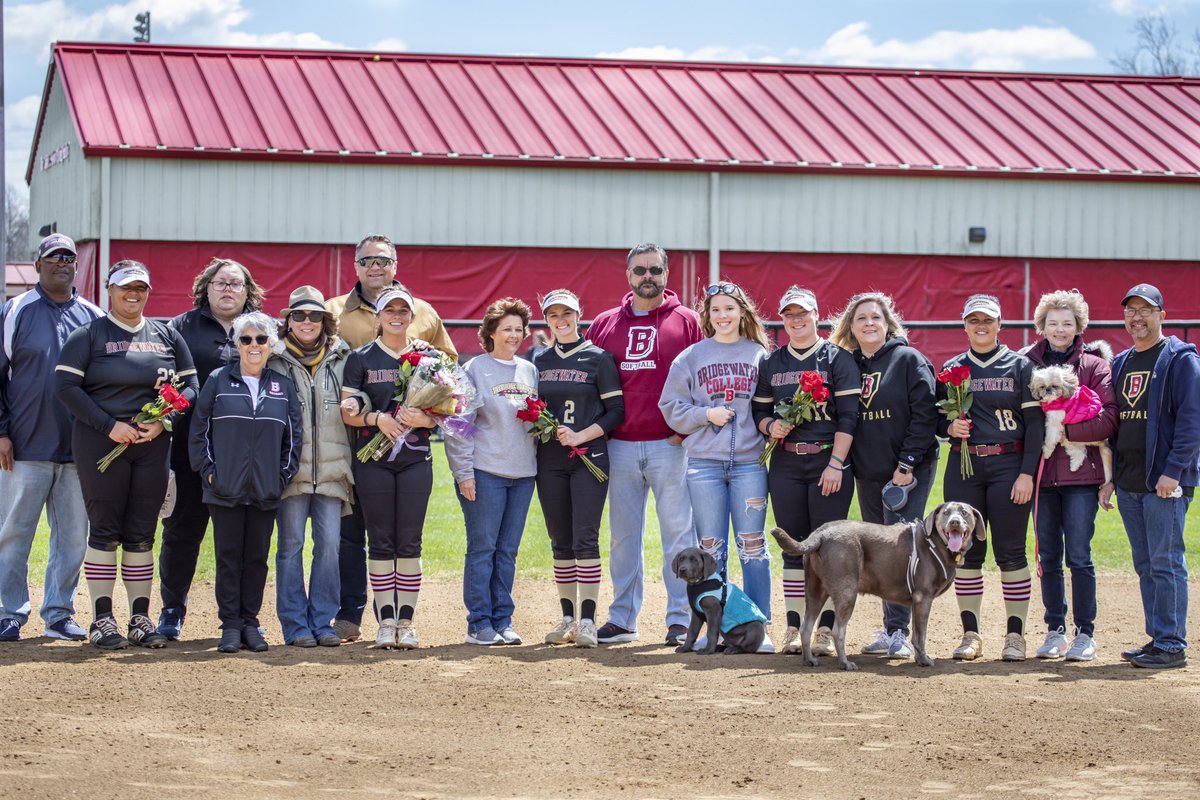 Bh2osoftball's tweet photo. Thank you Mel, Avery, Torie, Sarah, and Kaitlyn ❤️❤️❤️❤️❤️ https://t.co/xvegbuCI0b