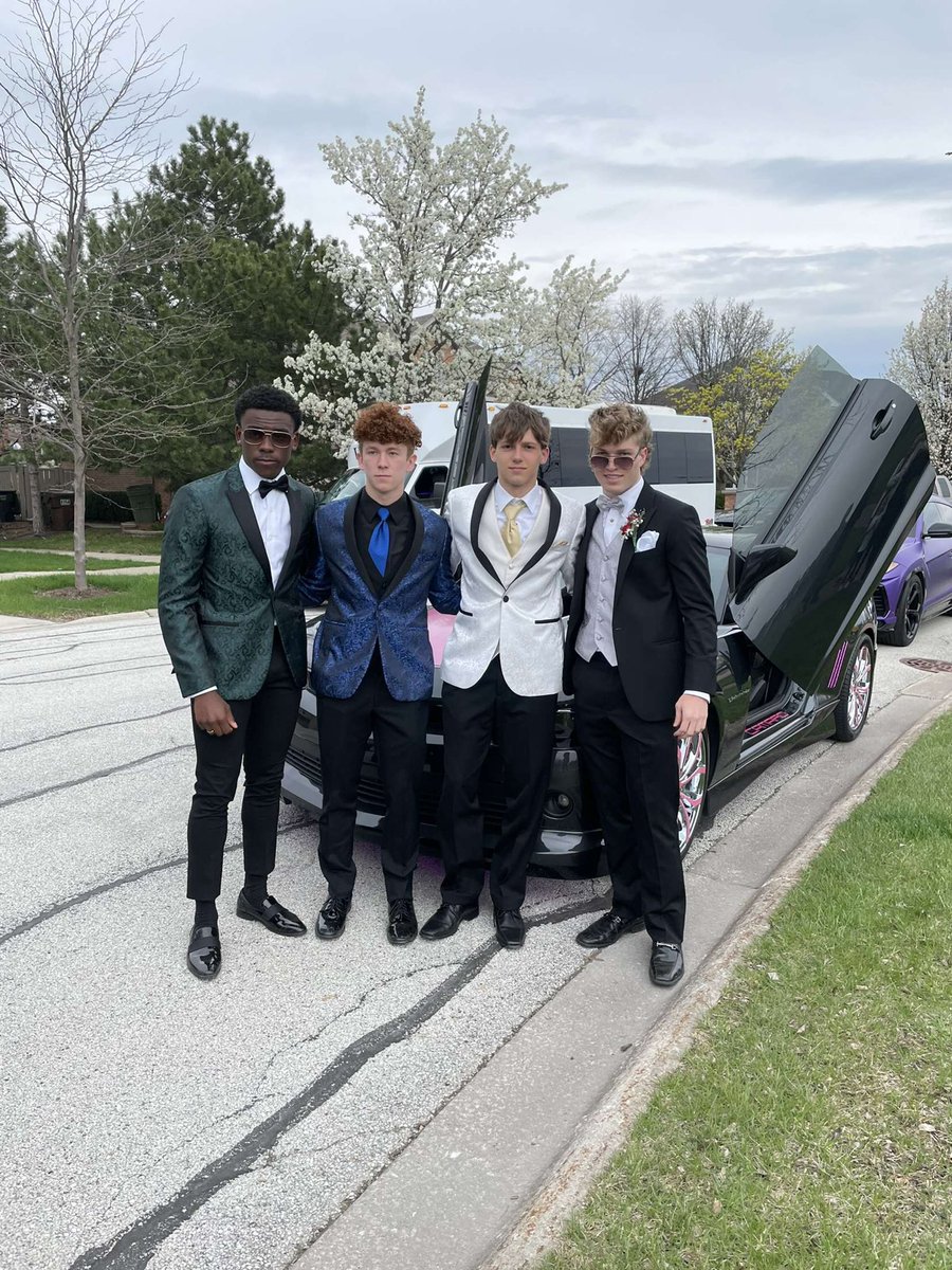BenKetza's tweet photo. Fast guys with a fast car. @Jack_Zakowski @jack__maas @JalenGilleylen https://t.co/lvwJb0MONG