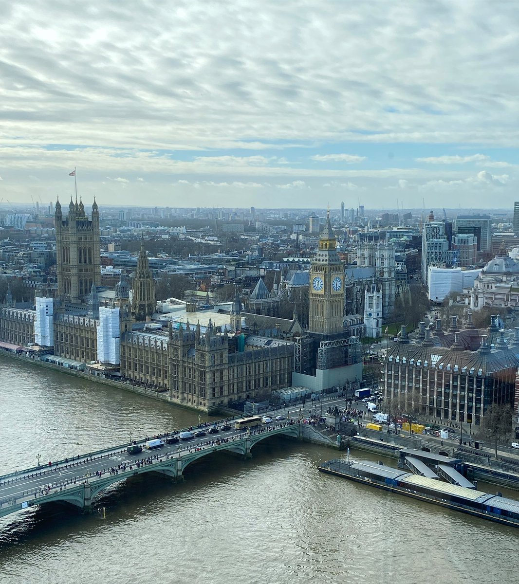 BestFutureEdu's tweet photo. London, the capital of the education and culture is waiting for you. #bigben #westminster #westminsterabbey #thames #thamesriver #londoneye #londoneyeview #education #culture #visit #travel #london #england #uk https://t.co/hWlNDa3ofK