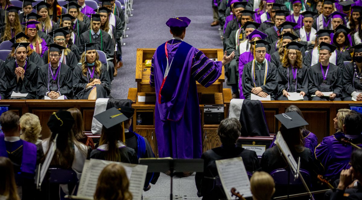 WeberStateU's tweet photo. Congratulations to all our new graduates. You did it! We couldn't be prouder. π #WeberGrad #EverUpwardAtWeber https://t.co/AQ2l1rydVc