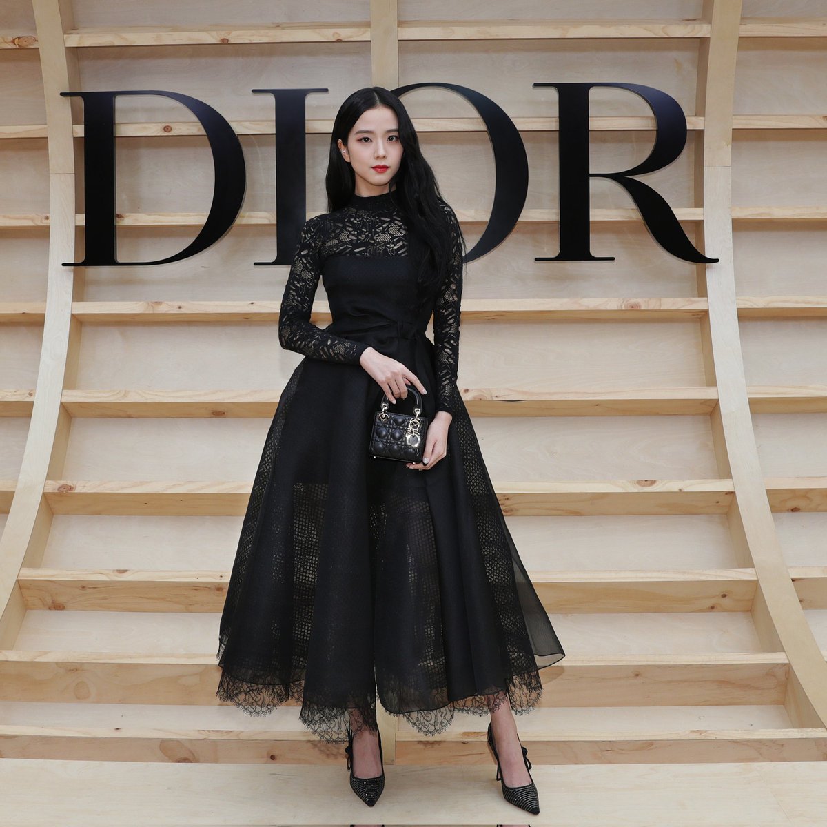 rubykumaof's tweet photo. Miss Kim Jisoo, Dior's Princess 

EWHA DIOR SHOW WITH JISOO
#JISOOxDiorFall22
#디올x지수_이화여대패션쇼 @BLACKPINK https://t.co/cbzXlvcWfx