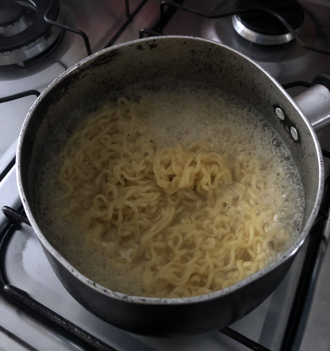 wtstudying's tweet image. meu miojinho