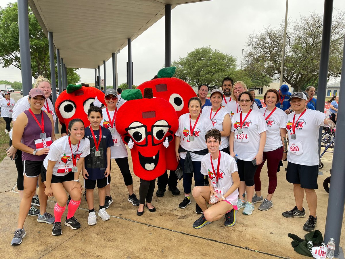NISDOtt's tweet photo. Team Ott finishing strong at the @nisdnef 5K!💪🏼 Thank you to all of our staff who donated to NEF this year!  It’s all for a good cause! #RootedAtOtt #NEF5K🏃🏽‍♂️🏃🏻‍♀️🍎 https://t.co/NfijLXSghn
