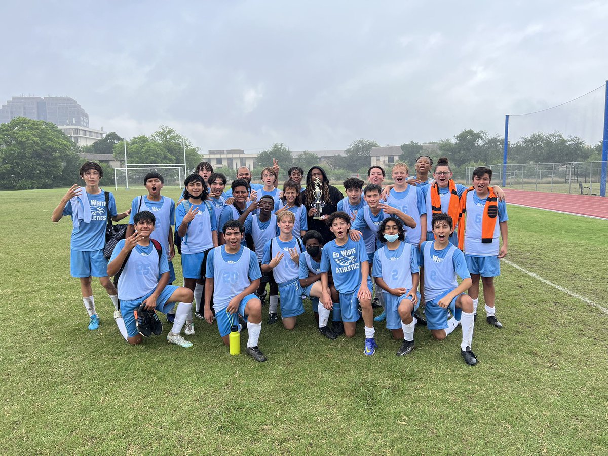 CoachJGarciaIII's tweet photo. Fantastic job by the 8th grade boys today! They are the Garner Showcase Champions. Great job hosting @GarnerYearlings! @lorenzo_jw @dataedwhite @EWMS_athletics @edwhiteneisd @NeisdAthletics @fruiz1208 @TRFutbolSA1 @medinachris10 https://t.co/nWflejYsXb