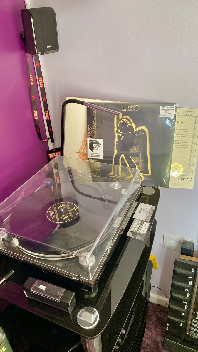 first time play of my new #trex #electricwarrior #halfspeedmastered by @abbeyroadstudios loved this album since it was first released. remarkable remaster 💜🦖
