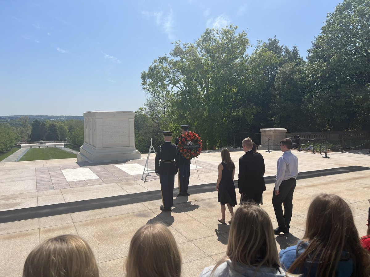 Jennifer Hiller tweet media