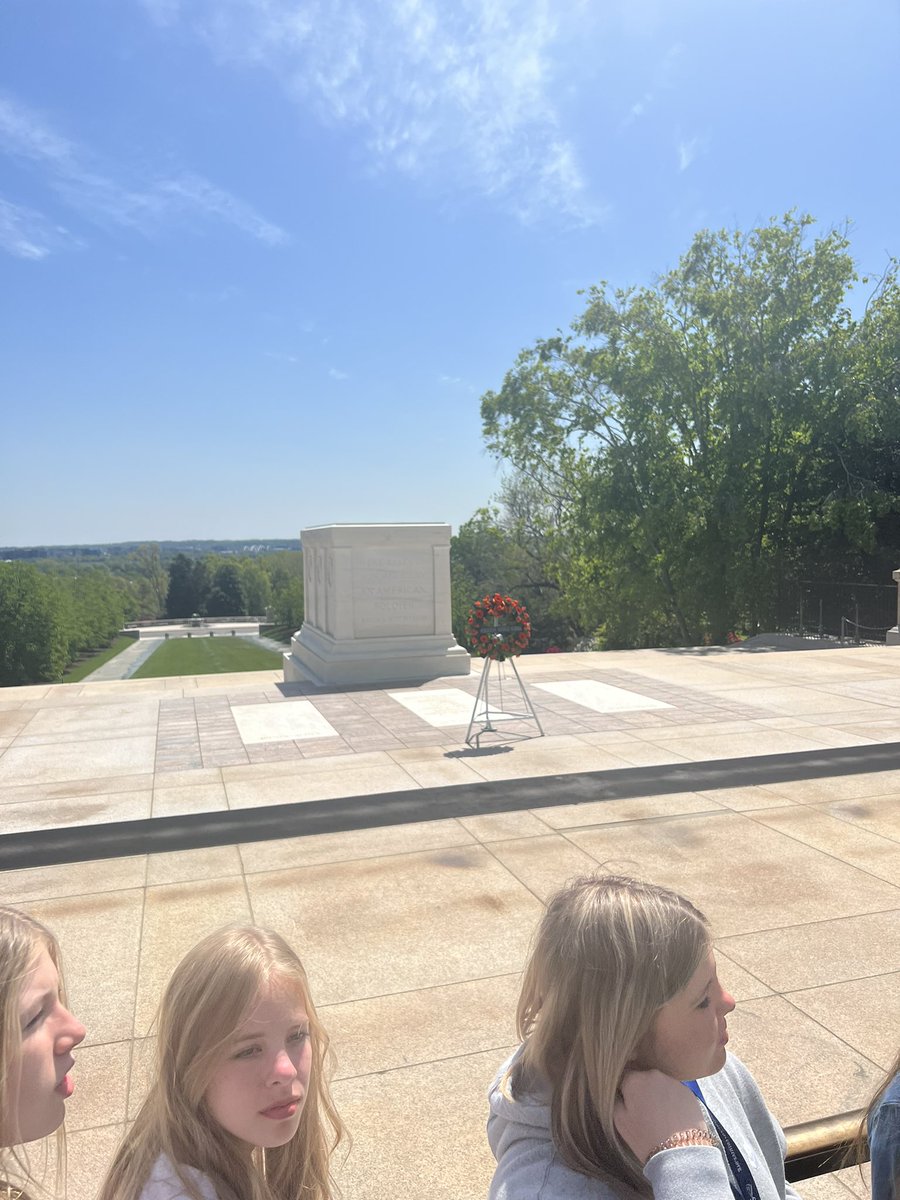 Jennifer Hiller tweet media