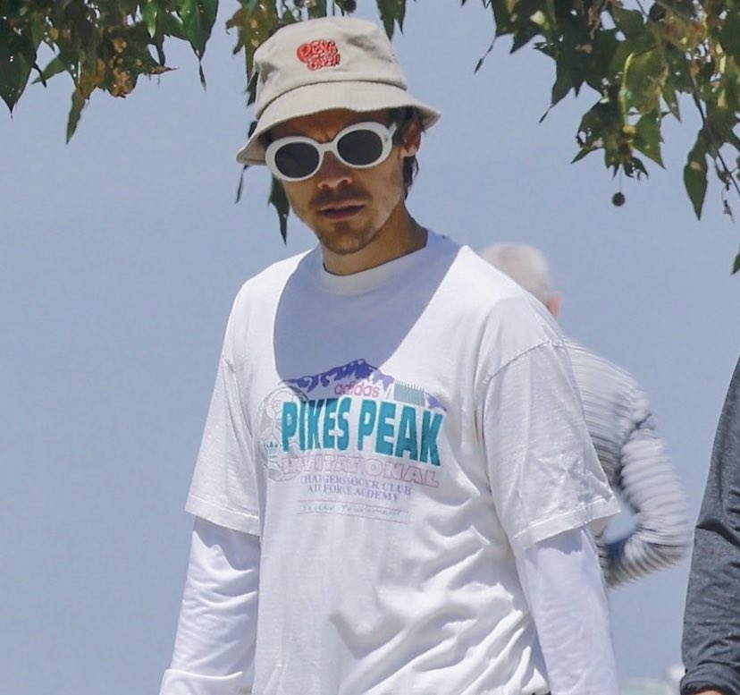 hesfolder's tweet image. 