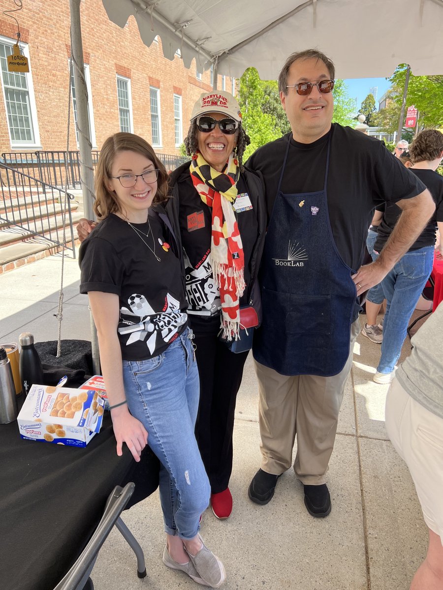 From building a neuron in the Language Science Tent to typesetting a bookmark with @umd_BookLab, we’re having so much fun exploring the Art & Design Place at #MarylandDay. Join us today!