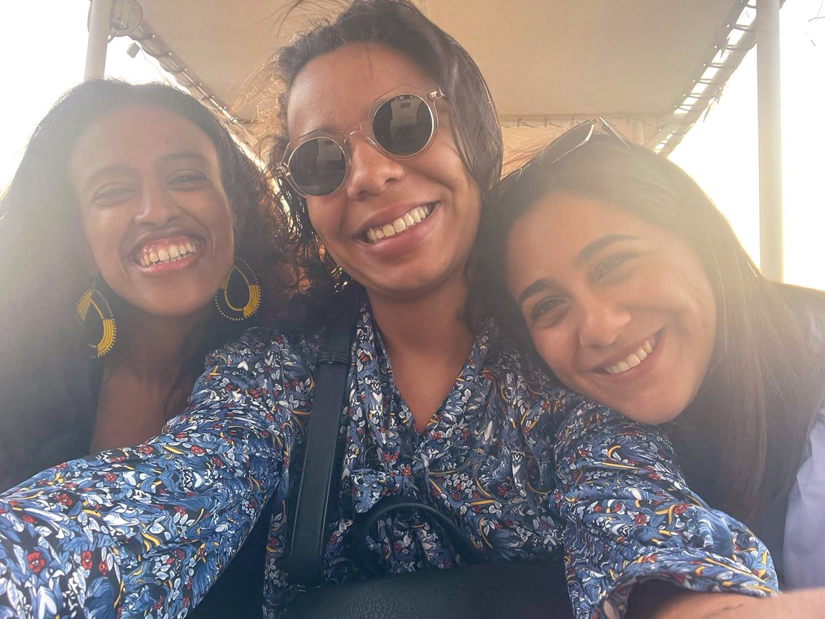 LewamKefela's tweet photo. Dakar made extra special by these humans ✨ - what a team ❤️ https://t.co/XnpbiIslqN