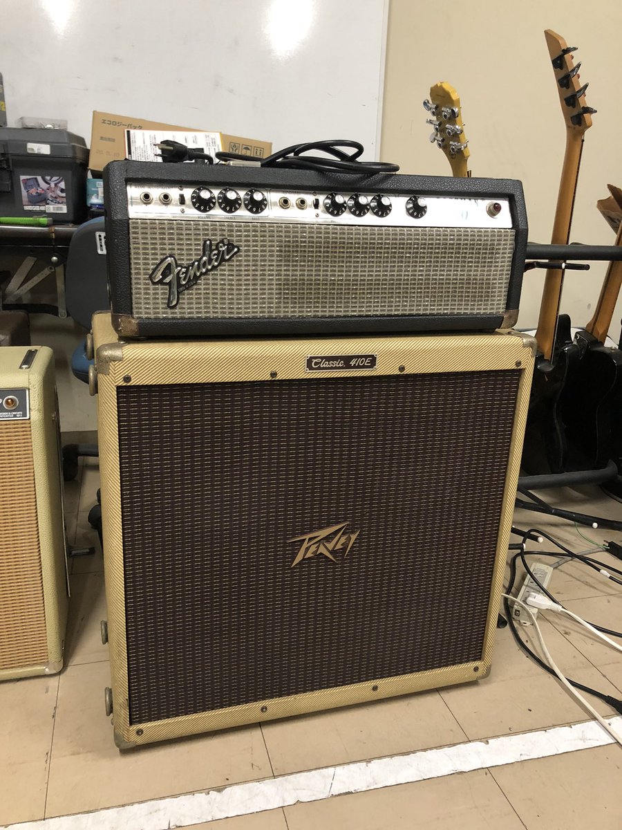 abby_abk's tweet photo. 私の思う良い音を作り出してくれるセット。重いしかさばるけど今後も可能な限り持ち運びたい。
好きな音を出せるとギターを弾くのが楽しくなるし、つまりバンドも楽しくなるのです。 https://t.co/lZGNbmnBMy