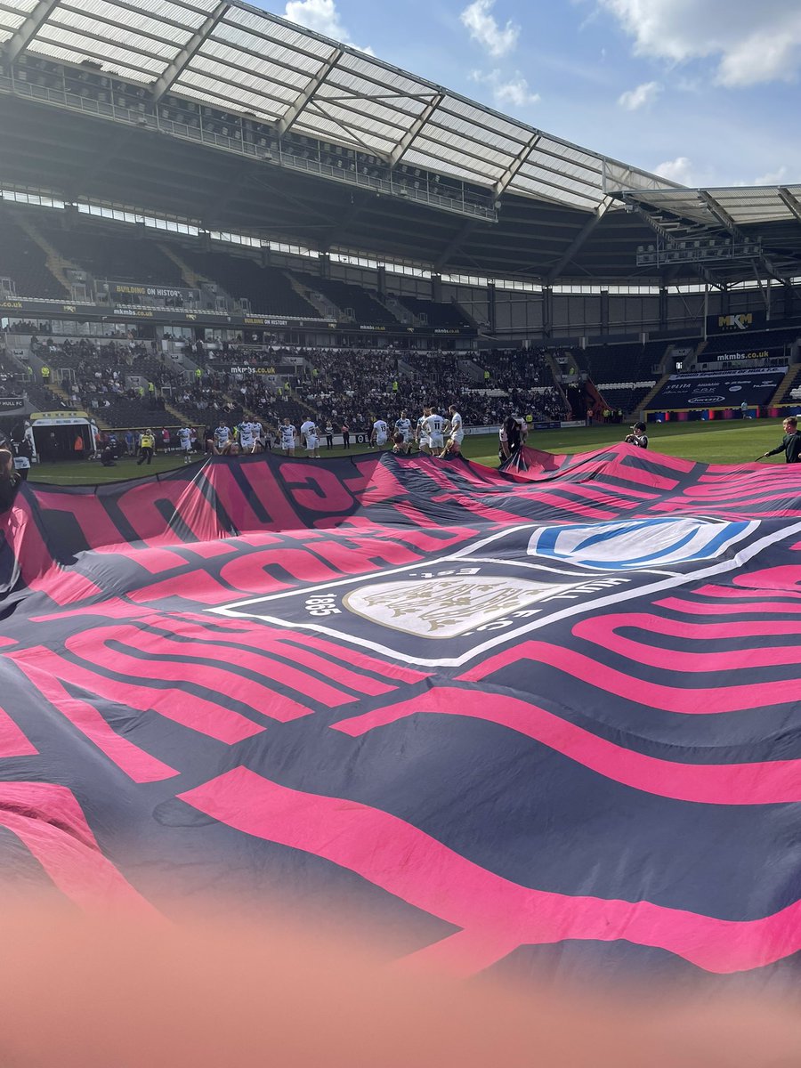 allsaintsfed's tweet photo. Thank you @MrsPalmerasj for working with @hullfcofficial to organise today’s event. A wonderful opportunity for everyone and one we’ll all remember for a long time. Well done @hullfcofficial on your great win. 👏 #teamasf 🏉 https://t.co/JzAatPY9Vy