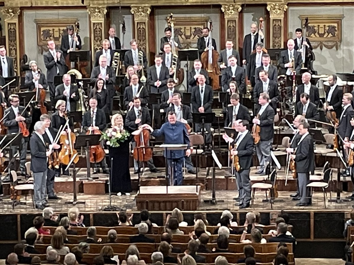LandauDaniel's tweet photo. Ein einfach nur grandioses Konzert, heute Nachmittag im @Musikverein in Wien
Herausragend @Vienna_Phil, sensationell Camilla #Nylund und Christian #Thielemann
Strauss & Bruckner, Bravo! 🙏😍 https://t.co/u3UAUrDhQc