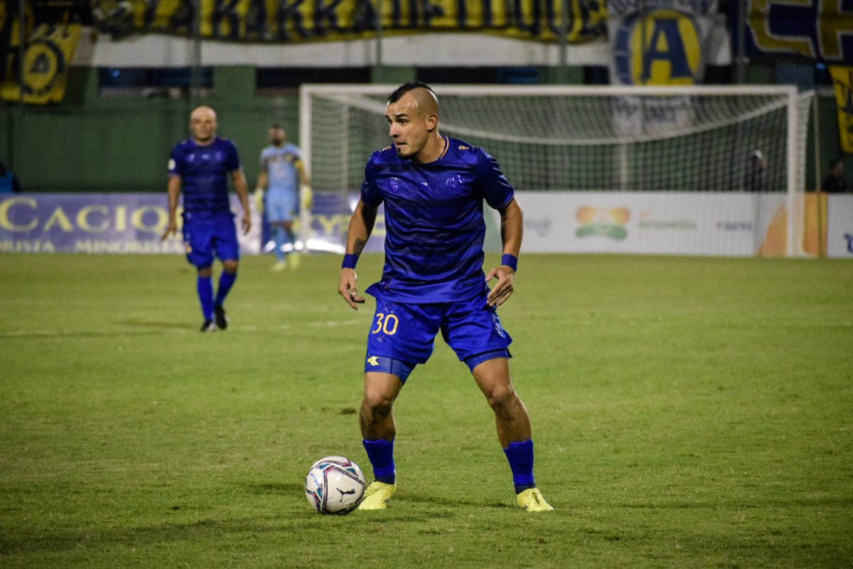 La actitud no se negocia... 
Ese es el camino vamoooo Kure Luque 💙💛