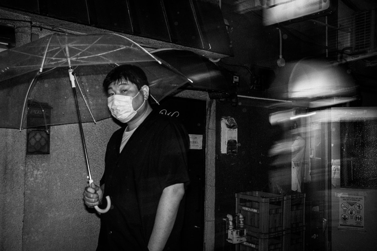 nolostreet's tweet photo. Rainy day #streetphotography #flash #tokyo #rainyday https://t.co/tkyxgdHOZq