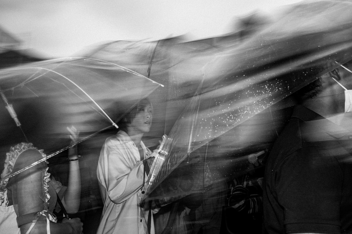 nolostreet's tweet photo. Rainy day #streetphotography #flash #tokyo #rainyday https://t.co/tkyxgdHOZq