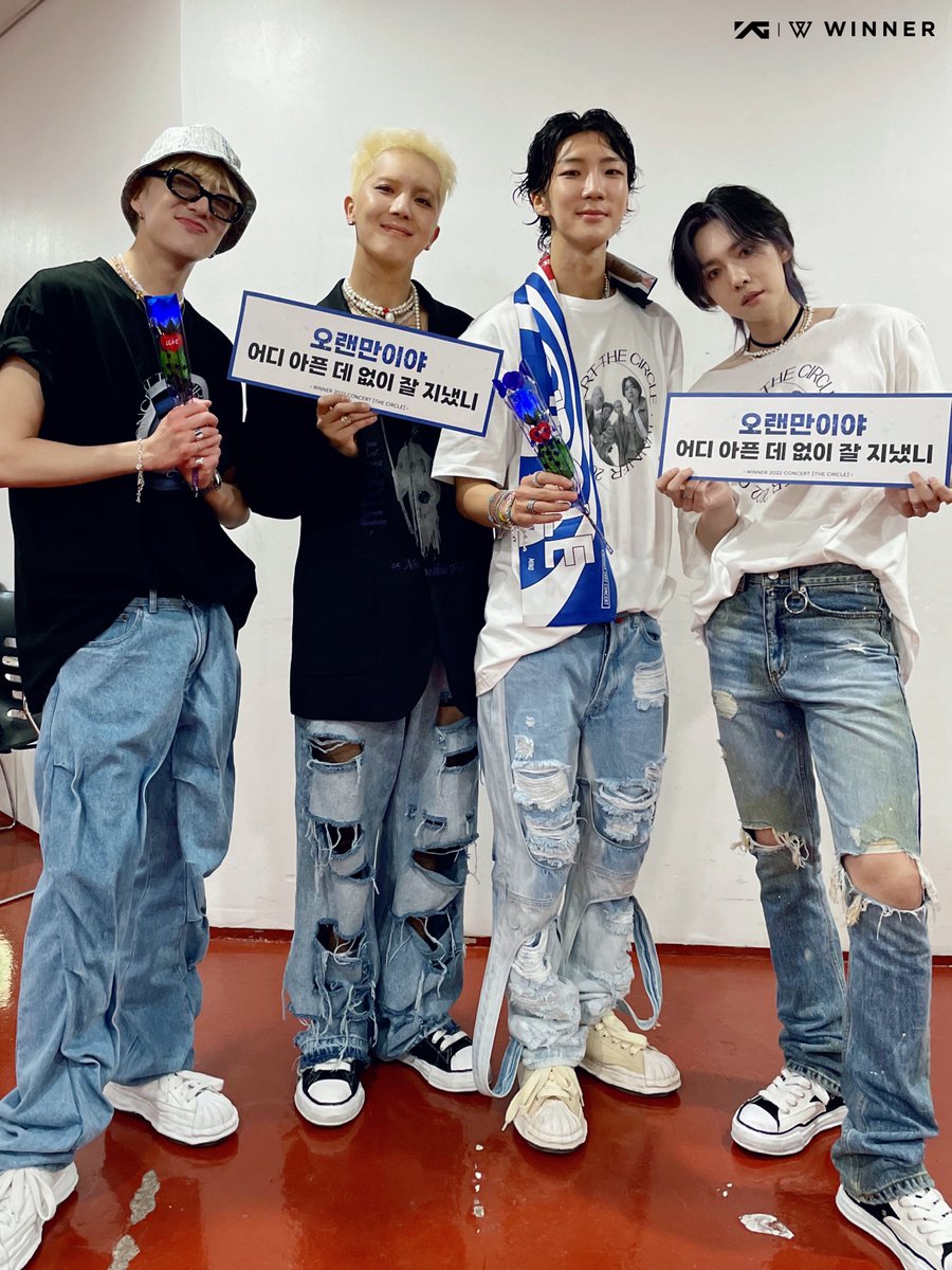 almxnddxx's tweet photo. #THANKYOUWINNER
วันนี้มีความสุขมากจัง ขอบคุณนะ 💙💙💙💙
#WINNER2022Concert https://t.co/c8dhn4qlAc