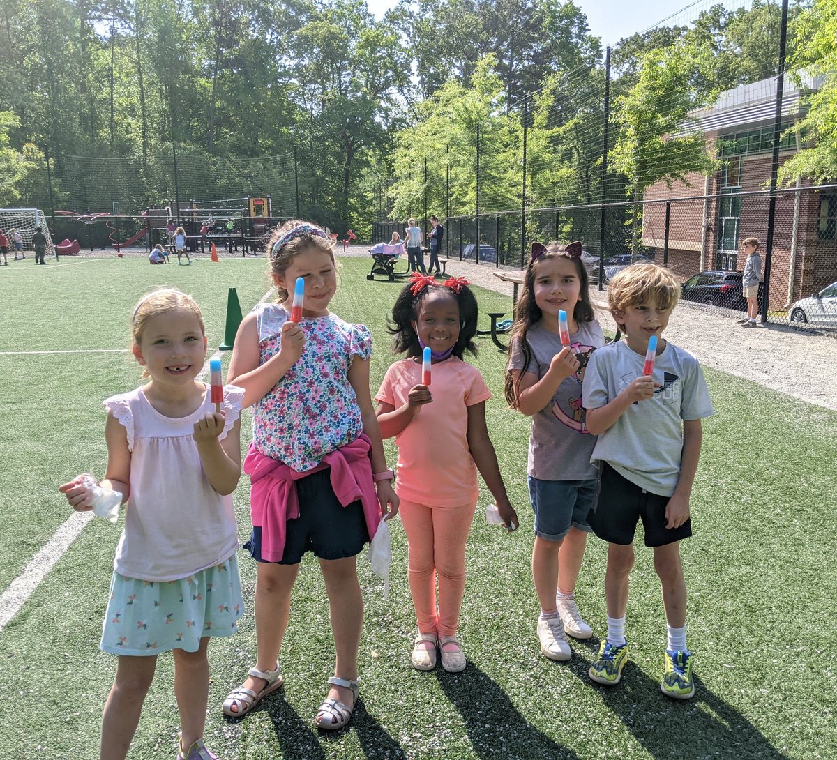 ChusLiteracy's tweet photo. Celebrating our win as the class with the most minutes read during @MorrisBrandonES Read-a-thon! πππ #iteachfirst #DLIrocks @jbland100 @mbpcaps @MsSmall2016 @KathrynNails https://t.co/KexrCcCzhB