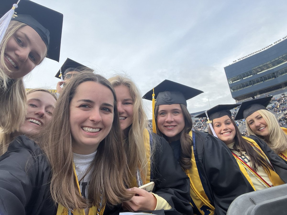 madeline_booth's tweet photo. #MGoGrad https://t.co/Po6JajC1ik