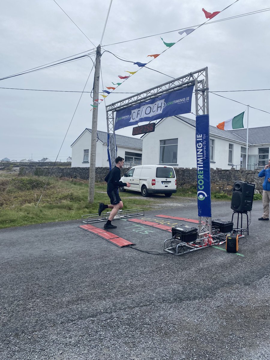 Minister @jackfchambers crosses the finish line at #InisIronMeáin 🏃🙌

Comhghairdeas Leat Aire Chambers ✨