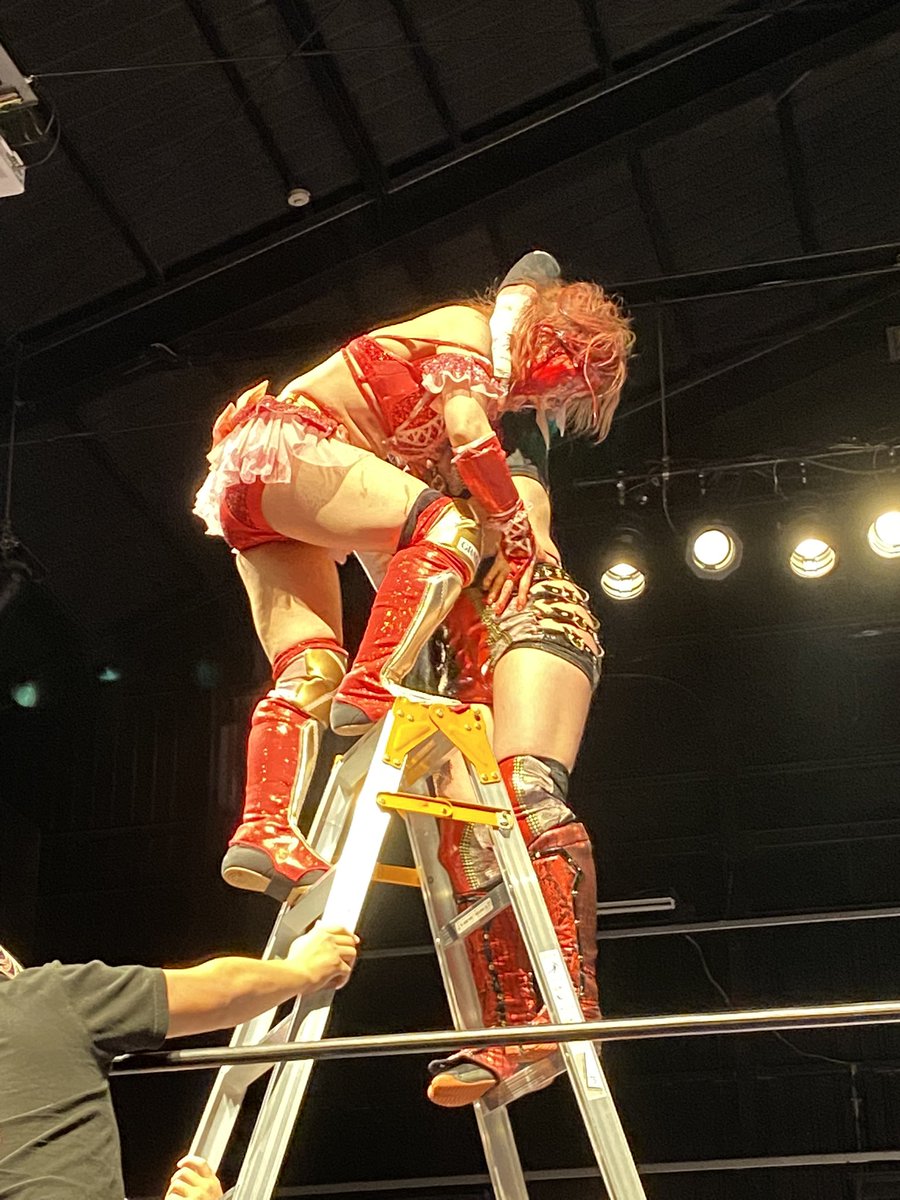 pocketba123's tweet photo. グレースプロジェクトchapter 7 with 松本都興行
松本都選手！ラダー失敗😭
 #gakepro #GPP https://t.co/FZhtRqiTdf
