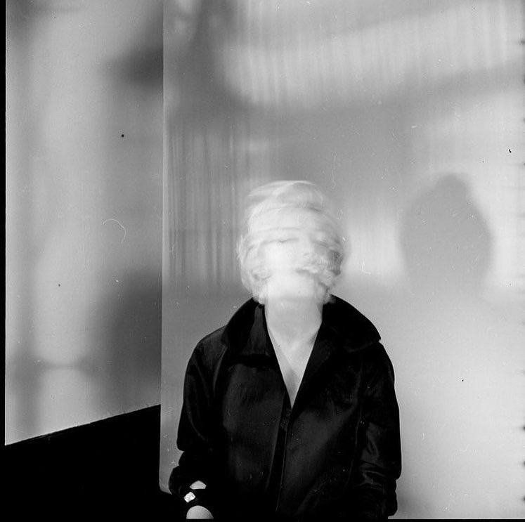 thatmarilyngirl's tweet photo. Marilyn Monroe photographed by Jean Howard, 1954. https://t.co/lQiES4TdsS