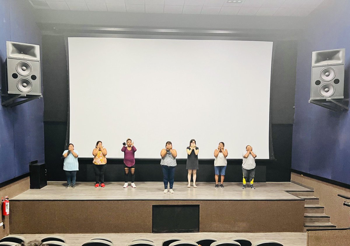 MurmuranteT's tweet photo. #NoticiasMurmurante #ComunidadMurmurante #FONCAMX #TrabajoTransversal

El día de ayer trabajamos otra sesión del 𝙻𝚊𝚋𝚘𝚛𝚊𝚝𝚘𝚛𝚒𝚘 𝚍𝚎 𝙿𝚛𝚘𝚌𝚎𝚜𝚘𝚜 𝚂𝚘𝚌𝚒𝚊𝚕𝚎𝚜 en el Centro Cultural del Sur. 📝

¡Nuestro próximo estreno se acerca cada vez más! 🗓 https://t.co/a64JYQaL52
