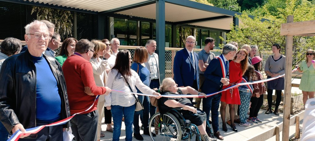 remy_jrd's tweet photo. J'ai eu le plaisir de participer ce matin à l'Inauguration de l'Espace Alain Cherfils, au #Versoud, en présence d'habitants et élus locaux.
Ce fut un moment de convivialité très agréable et riche d'émotion,
Merci à Christophe Suszylo, Maire, de m'avoir invité.
#circo3805 https://t.co/FdAV52Epkh