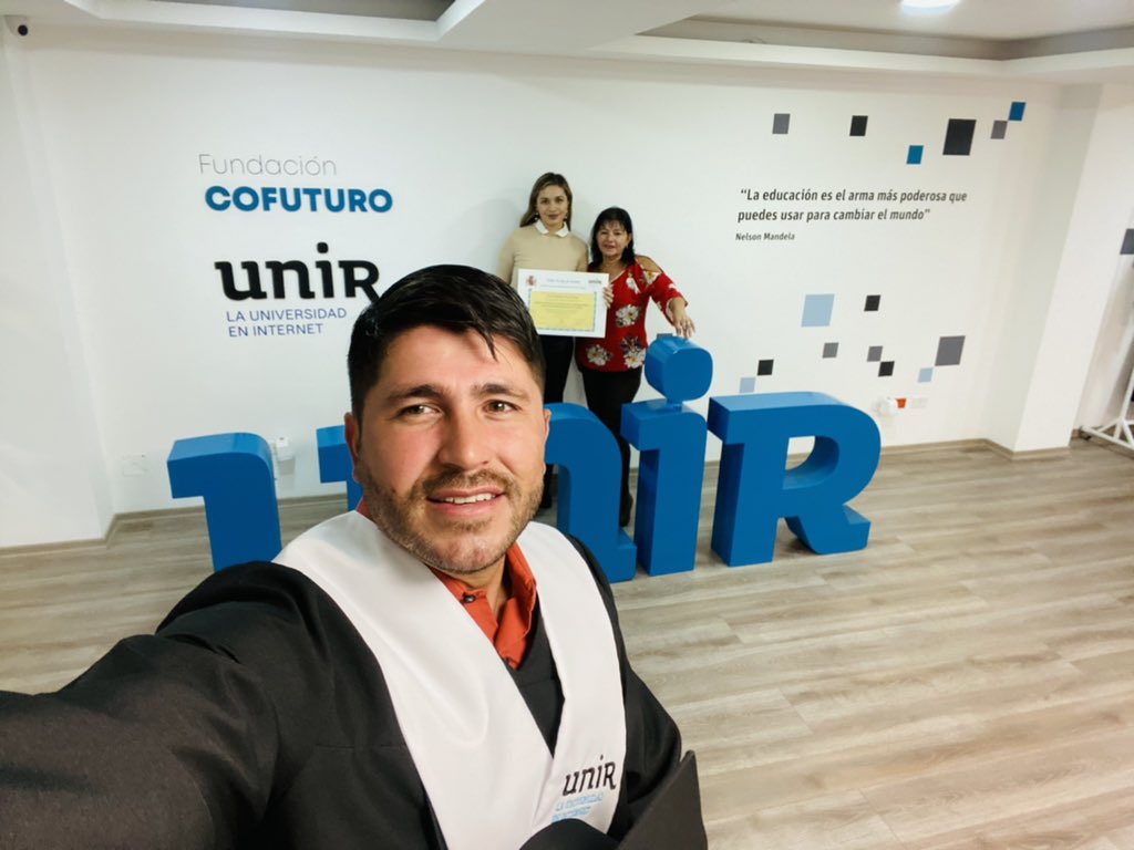 HamiltonMenaV's tweet photo. Tengo grandes ejemplos de superación en mi vida, mi familia, amigos entrañables y sobre todo la motivación que me inyecta ver a mi pueblo #cambiar positivamente. @RodrigoMenaR gracias por el apoyo siempre, hmno.

Orgullosamente #Carmense.💛❤️💚
100% #Manaba.🤍💚🤍❤️ https://t.co/uv95OzbP9W